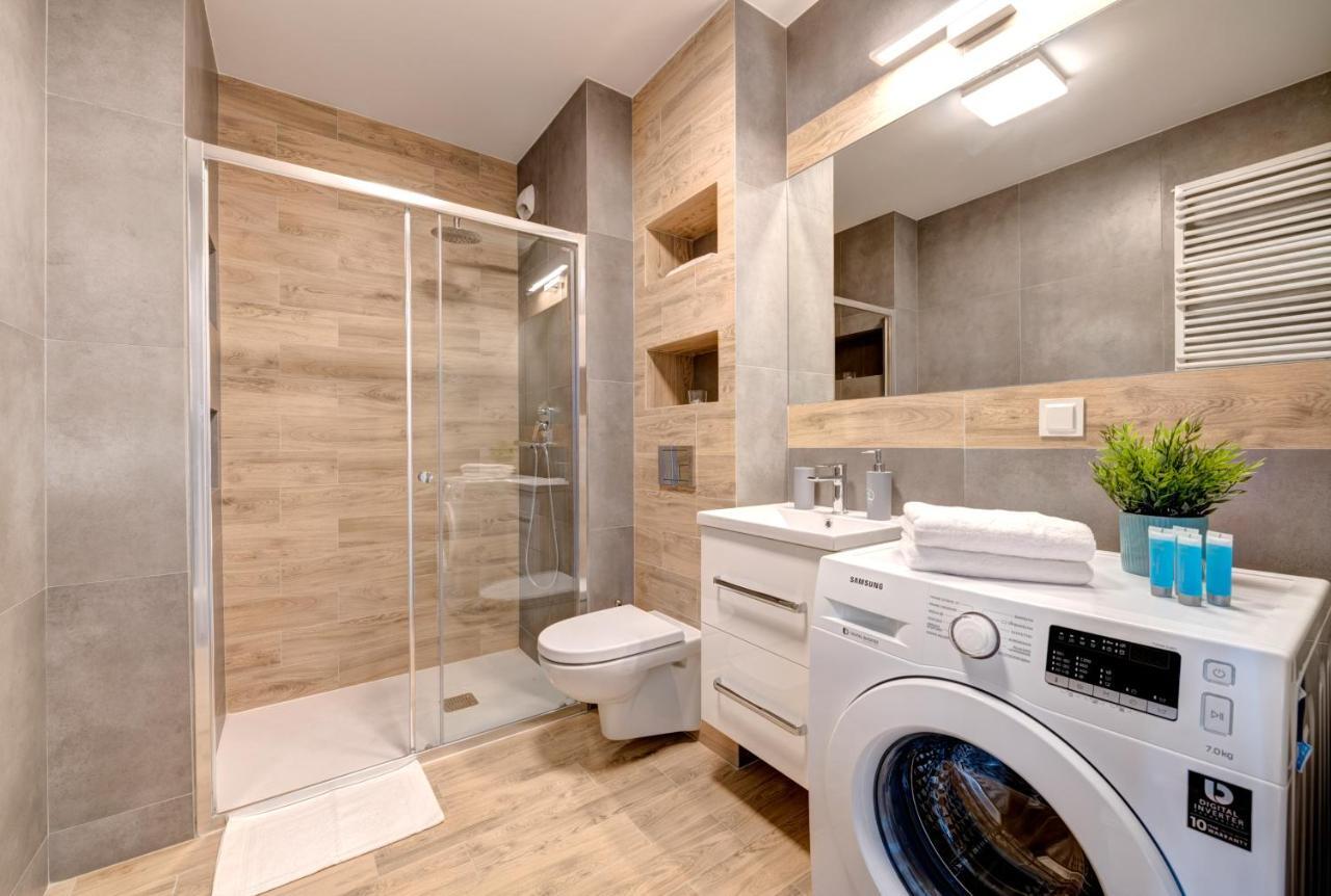 Live & Travel Apartments - Waterlane Island Gdańsk Buitenkant foto